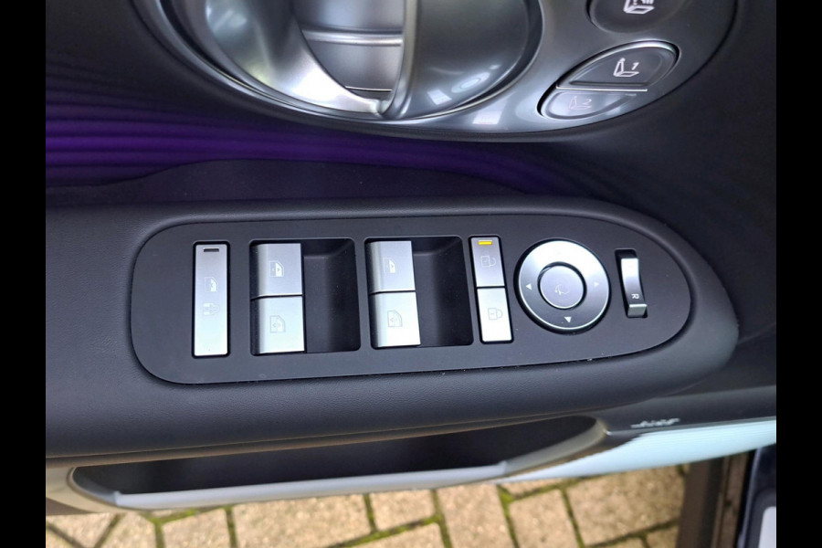 Hyundai IONIQ 9 Connect AWD 7p. 110.3 kWh Hyundai IONIQ 9 Connect AWD 7p. 110.3 kWh