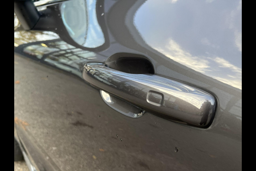 Volvo XC60 2.0 T6 Plug-in hybrid AWD Inscription Expression Mega Vol! 360° Camera | Harman Kardon | Leder | Stoel+Stuurverwarming | Panoramadak | Trekhaak | 12 mnd Bovag Garantie Volvo XC60 2.0 T6 Plug-in hybrid AWD Inscription Expression Mega Vol! 360° Camera | Harman Kardon | Leder | Stoel+Stuurverwarming | Panoramadak | Trekhaak | 12 mnd Bovag Garantie