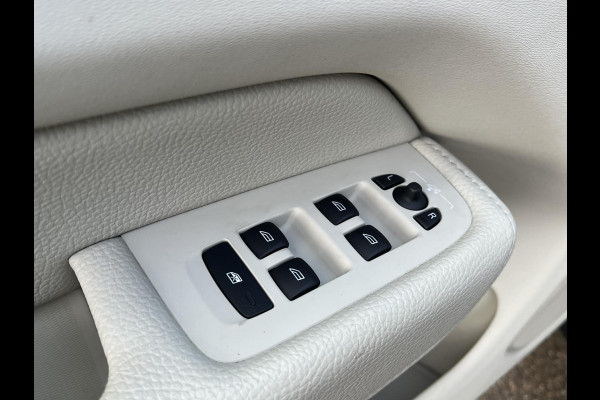 Volvo XC60 2.0 T6 Plug-in hybrid AWD Inscription Expression Mega Vol! 360° Camera | Harman Kardon | Leder | Stoel+Stuurverwarming | Panoramadak | Trekhaak | 12 mnd Bovag Garantie Volvo XC60 2.0 T6 Plug-in hybrid AWD Inscription Expression Mega Vol! 360° Camera | Harman Kardon | Leder | Stoel+Stuurverwarming | Panoramadak | Trekhaak | 12 mnd Bovag Garantie