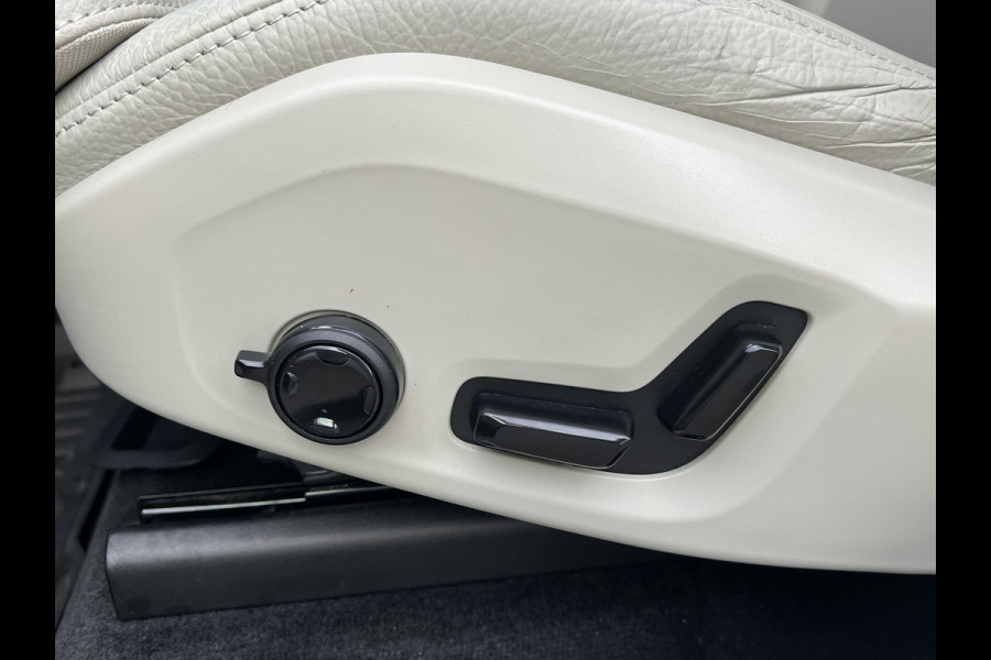 Volvo XC60 2.0 T6 Plug-in hybrid AWD Inscription Expression Mega Vol! 360° Camera | Harman Kardon | Leder | Stoel+Stuurverwarming | Panoramadak | Trekhaak | 12 mnd Bovag Garantie Volvo XC60 2.0 T6 Plug-in hybrid AWD Inscription Expression Mega Vol! 360° Camera | Harman Kardon | Leder | Stoel+Stuurverwarming | Panoramadak | Trekhaak | 12 mnd Bovag Garantie