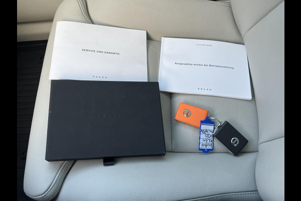 Volvo XC60 2.0 T6 Plug-in hybrid AWD Inscription Expression Mega Vol! 360° Camera | Harman Kardon | Leder | Stoel+Stuurverwarming | Panoramadak | Trekhaak | 12 mnd Bovag Garantie Volvo XC60 2.0 T6 Plug-in hybrid AWD Inscription Expression Mega Vol! 360° Camera | Harman Kardon | Leder | Stoel+Stuurverwarming | Panoramadak | Trekhaak | 12 mnd Bovag Garantie