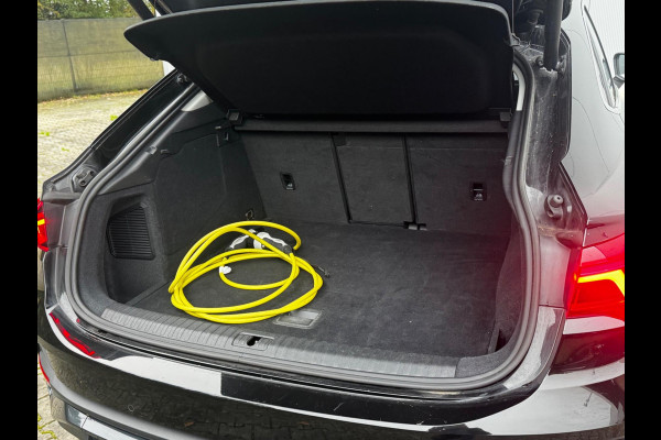 Audi Q3 Sportback 45TFSIe ADVANCE EDITION ADAPTIVE CRUISE CARPLAY EERSTE EIGENAAR NAP BTW Audi Q3 Sportback 45TFSIe ADVANCE EDITION ADAPTIVE CRUISE CARPLAY EERSTE EIGENAAR NAP BTW