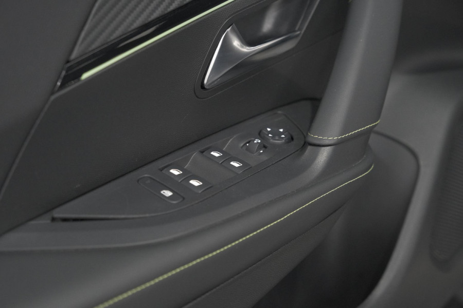 Peugeot 2008 PureTech 130 EAT8 GT | 360 Camera | Stoelmassage | Adaptieve Cruise Control | Dodehoekdetectie Peugeot 2008 PureTech 130 EAT8 GT | 360 Camera | Stoelmassage | Adaptieve Cruise Control | Dodehoekdetectie