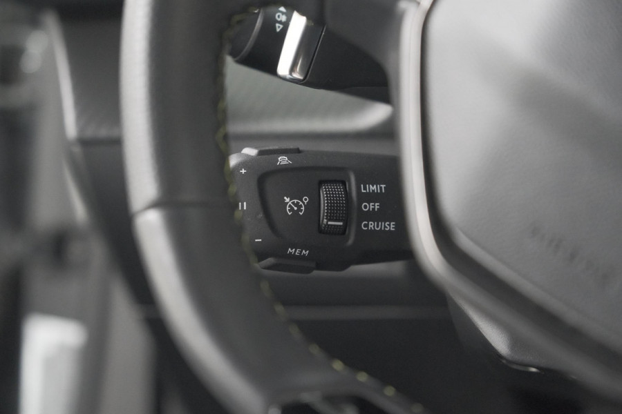 Peugeot 2008 PureTech 130 EAT8 GT | 360 Camera | Stoelmassage | Adaptieve Cruise Control | Dodehoekdetectie Peugeot 2008 PureTech 130 EAT8 GT | 360 Camera | Stoelmassage | Adaptieve Cruise Control | Dodehoekdetectie