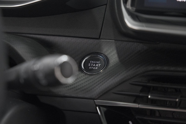Peugeot 2008 PureTech 130 EAT8 GT | 360 Camera | Stoelmassage | Adaptieve Cruise Control | Dodehoekdetectie Peugeot 2008 PureTech 130 EAT8 GT | 360 Camera | Stoelmassage | Adaptieve Cruise Control | Dodehoekdetectie