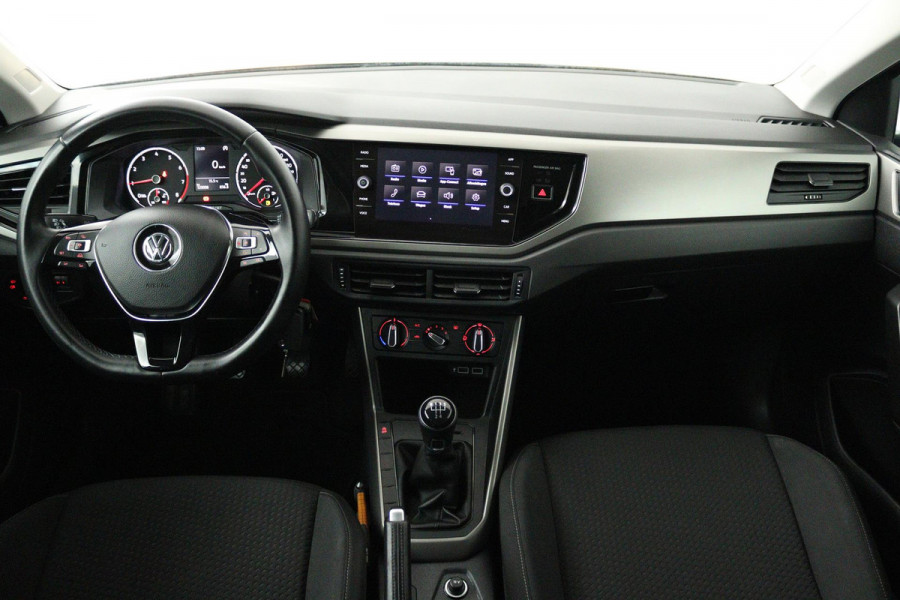 Volkswagen Polo 1.0 TSI Comfortline (CRUISE CONTROL ADAPTIEF, NAVIGATIE CARPLAY, BLUETOOTH)