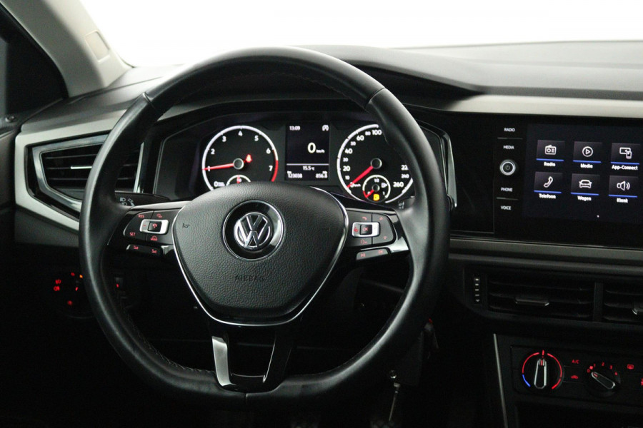 Volkswagen Polo 1.0 TSI Comfortline (CRUISE CONTROL ADAPTIEF, NAVIGATIE CARPLAY, BLUETOOTH)