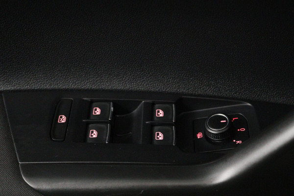 Volkswagen Polo 1.0 TSI Comfortline (CRUISE CONTROL ADAPTIEF, NAVIGATIE CARPLAY, BLUETOOTH)