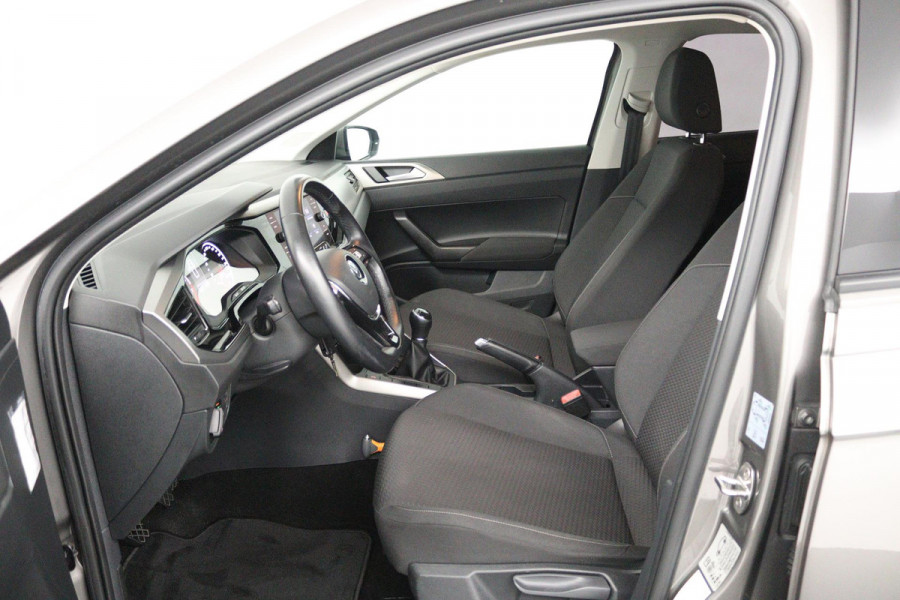 Volkswagen Polo 1.0 TSI Comfortline (CRUISE CONTROL ADAPTIEF, NAVIGATIE CARPLAY, BLUETOOTH)