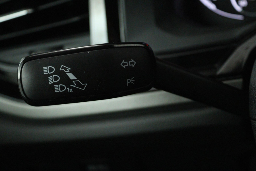 Volkswagen Polo 1.0 TSI Comfortline (CRUISE CONTROL ADAPTIEF, NAVIGATIE CARPLAY, BLUETOOTH)