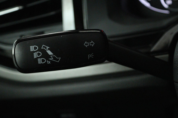 Volkswagen Polo 1.0 TSI Comfortline (CRUISE CONTROL ADAPTIEF, NAVIGATIE CARPLAY, BLUETOOTH)