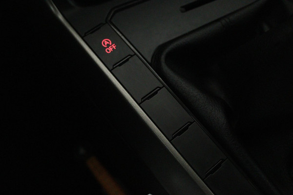 Volkswagen Polo 1.0 TSI Comfortline (CRUISE CONTROL ADAPTIEF, NAVIGATIE CARPLAY, BLUETOOTH)