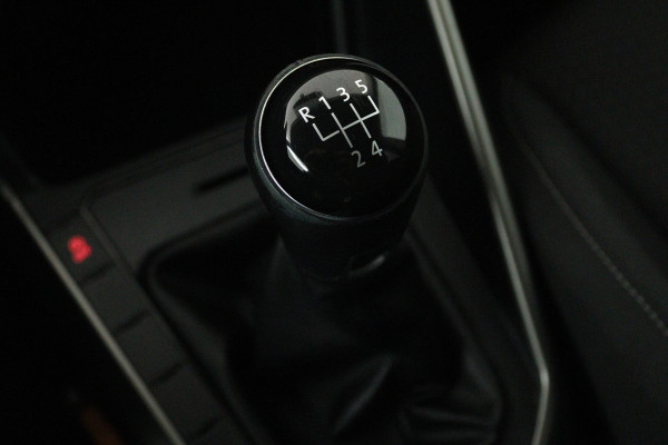 Volkswagen Polo 1.0 TSI Comfortline (CRUISE CONTROL ADAPTIEF, NAVIGATIE CARPLAY, BLUETOOTH)