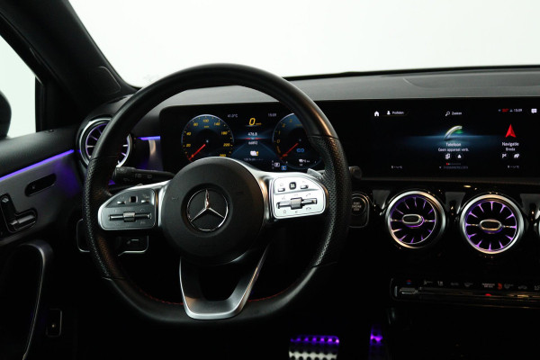 Mercedes-Benz A-Klasse 250 e Business Solution AMG Limited (PANORAMADAK, STOELVERWARMING, SFEERVERLICHTING, ELEKTR STOELEN) Mercedes-Benz A-Klasse 250 e Business Solution AMG Limited (PANORAMADAK, STOELVERWARMING, SFEERVERLICHTING, ELEKTR STOELEN)