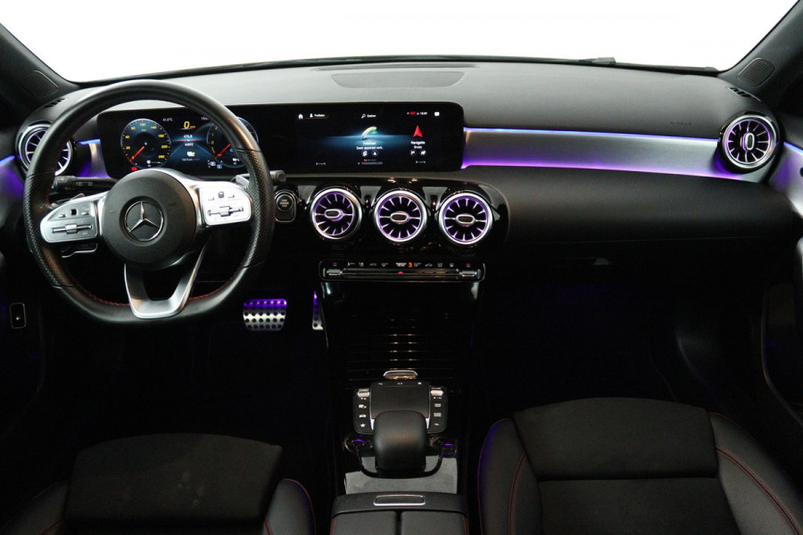 Mercedes-Benz A-Klasse 250 e Business Solution AMG Limited (PANORAMADAK, STOELVERWARMING, SFEERVERLICHTING, ELEKTR STOELEN) Mercedes-Benz A-Klasse 250 e Business Solution AMG Limited (PANORAMADAK, STOELVERWARMING, SFEERVERLICHTING, ELEKTR STOELEN)