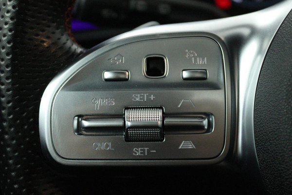 Mercedes-Benz A-Klasse 250 e Business Solution AMG Limited (PANORAMADAK, STOELVERWARMING, SFEERVERLICHTING, ELEKTR STOELEN) Mercedes-Benz A-Klasse 250 e Business Solution AMG Limited (PANORAMADAK, STOELVERWARMING, SFEERVERLICHTING, ELEKTR STOELEN)