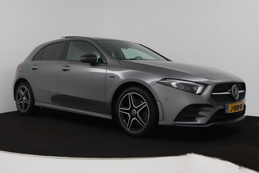 Mercedes-Benz A-Klasse 250 e Business Solution AMG Limited (PANORAMADAK, STOELVERWARMING, SFEERVERLICHTING, ELEKTR STOELEN) Mercedes-Benz A-Klasse 250 e Business Solution AMG Limited (PANORAMADAK, STOELVERWARMING, SFEERVERLICHTING, ELEKTR STOELEN)