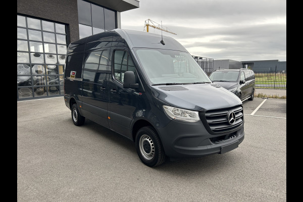Mercedes-Benz Sprinter 317 CDI L2 H2 MBUX / Camera / Carplay navigatie / Cruise control / Airco Mercedes-Benz Sprinter 317 CDI L2 H2 MBUX / Camera / Carplay navigatie / Cruise control / Airco