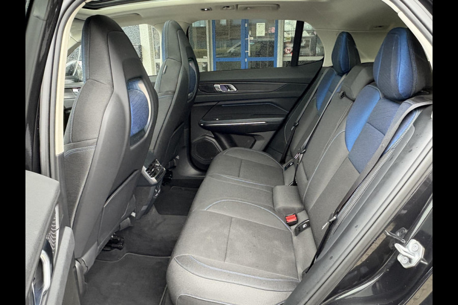 Lynk & Co 01 1.5 261 pk | PHEV | 360 Camera | Adaptieve Cruise | Elek. Achterklep | Panorama dak | Stoelverwarming | 1.800kg Trekgewicht Lynk & Co 01 1.5 261 pk | PHEV | 360 Camera | Adaptieve Cruise | Elek. Achterklep | Panorama dak | Stoelverwarming | 1.800kg Trekgewicht