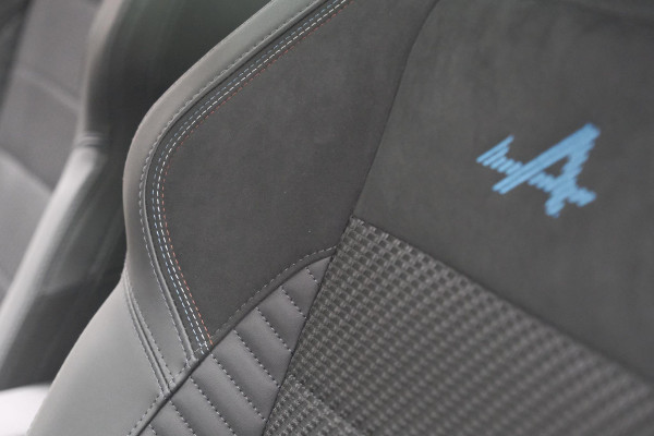 Renault Austral 1.2 E-Tech full hybrid 200 iconic esprit Alpine | Nieuw! | 360 Camera | Panoramadak | Adaptieve Cruise Control