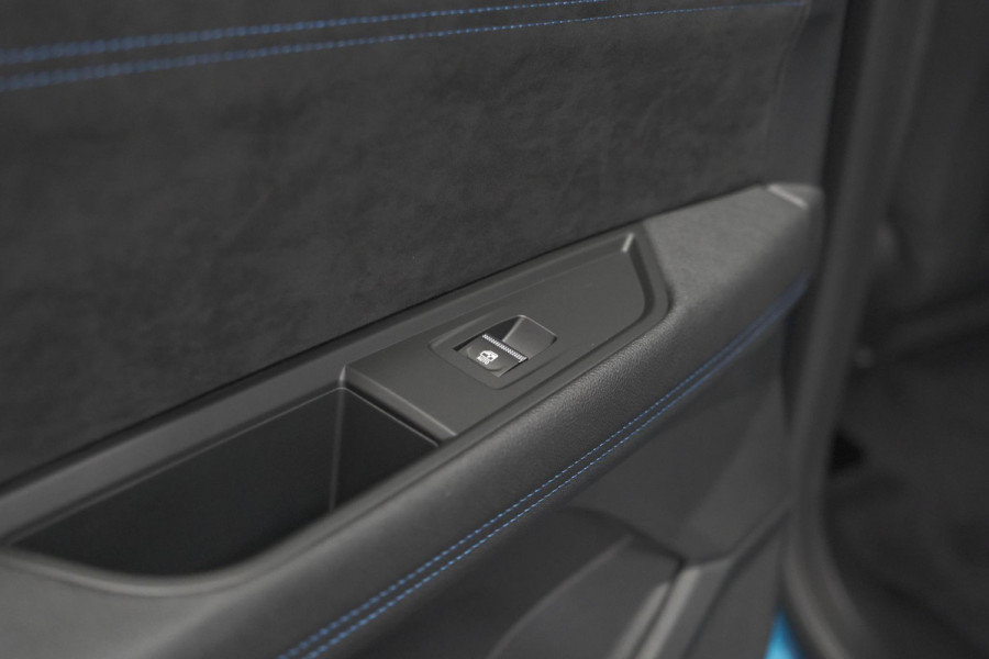 Renault Austral 1.2 E-Tech full hybrid 200 iconic esprit Alpine | Nieuw! | 360 Camera | Panoramadak | Adaptieve Cruise Control