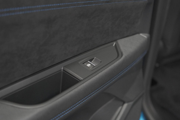 Renault Austral 1.2 E-Tech full hybrid 200 iconic esprit Alpine | Nieuw! | 360 Camera | Panoramadak | Adaptieve Cruise Control