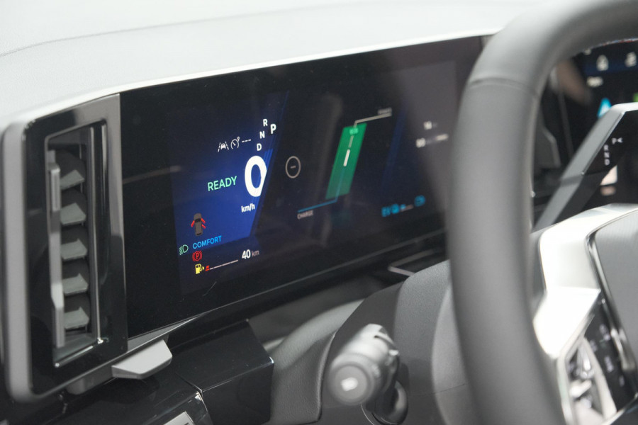 Renault Austral 1.2 E-Tech full hybrid 200 iconic esprit Alpine | Nieuw! | 360 Camera | Panoramadak | Adaptieve Cruise Control