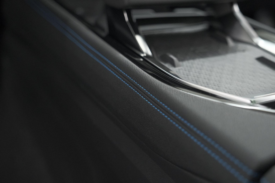 Renault Austral 1.2 E-Tech full hybrid 200 iconic esprit Alpine | Nieuw! | 360 Camera | Panoramadak | Adaptieve Cruise Control