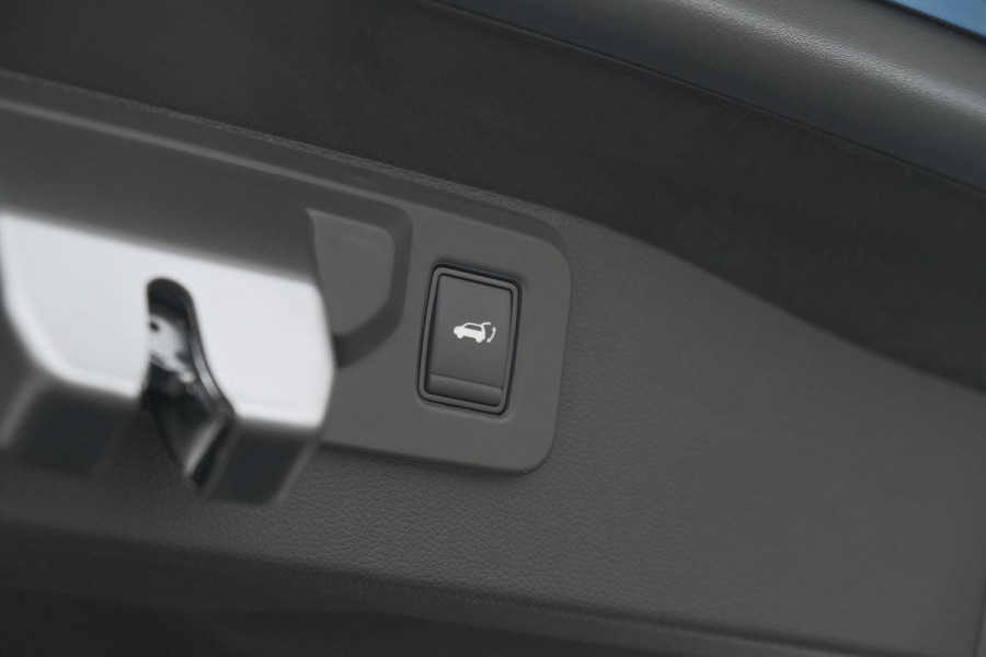 Renault Austral 1.2 E-Tech full hybrid 200 iconic esprit Alpine | Nieuw! | 360 Camera | Panoramadak | Adaptieve Cruise Control