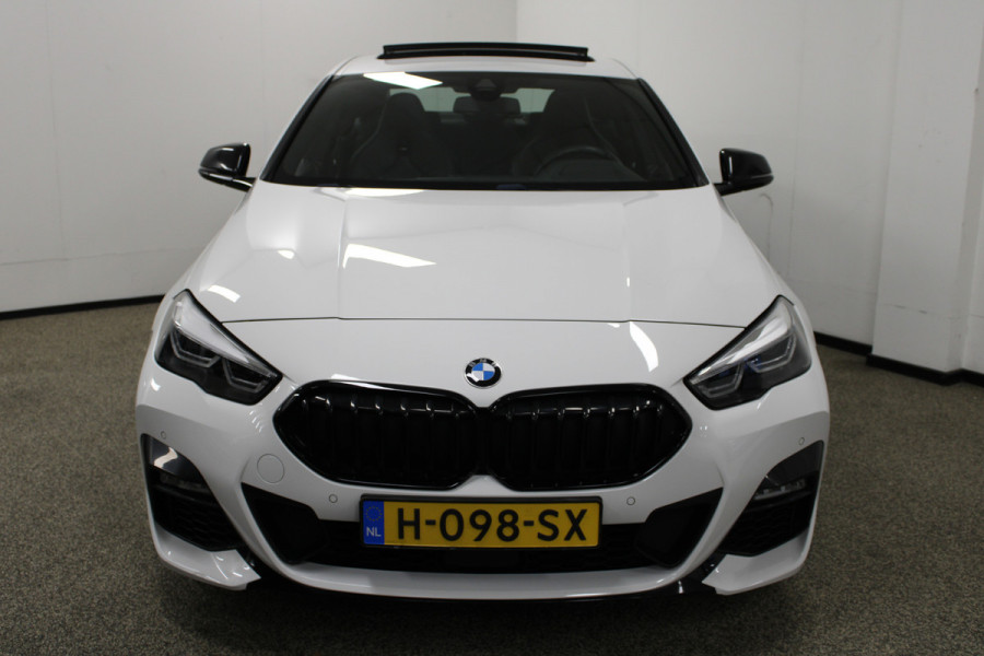 BMW 2 Serie Gran Coupé 218i High Executive Edition M-sport|Pano|Kuip|Headup|Stoelverw. BMW 2 Serie Gran Coupé 218i High Executive Edition M-sport|Pano|Kuip|Headup|Stoelverw.