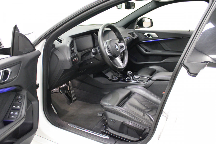 BMW 2 Serie Gran Coupé 218i High Executive Edition M-sport|Pano|Kuip|Headup|Stoelverw. BMW 2 Serie Gran Coupé 218i High Executive Edition M-sport|Pano|Kuip|Headup|Stoelverw.