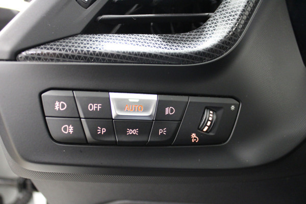 BMW 2 Serie Gran Coupé 218i High Executive Edition M-sport|Pano|Kuip|Headup|Stoelverw. BMW 2 Serie Gran Coupé 218i High Executive Edition M-sport|Pano|Kuip|Headup|Stoelverw.