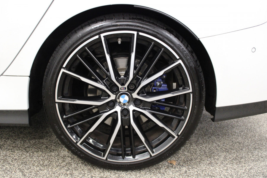 BMW 2 Serie Gran Coupé 218i High Executive Edition M-sport|Pano|Kuip|Headup|Stoelverw. BMW 2 Serie Gran Coupé 218i High Executive Edition M-sport|Pano|Kuip|Headup|Stoelverw.