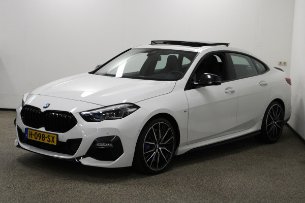 BMW 2 Serie Gran Coupé 218i High Executive Edition M-sport|Pano|Kuip|Headup|Stoelverw. BMW 2 Serie Gran Coupé 218i High Executive Edition M-sport|Pano|Kuip|Headup|Stoelverw.