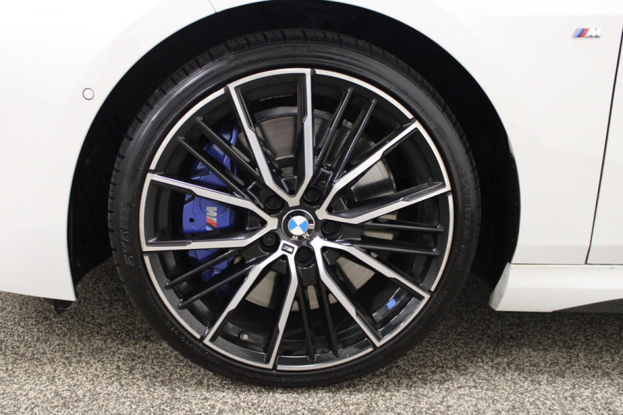 BMW 2 Serie Gran Coupé 218i High Executive Edition M-sport|Pano|Kuip|Headup|Stoelverw. BMW 2 Serie Gran Coupé 218i High Executive Edition M-sport|Pano|Kuip|Headup|Stoelverw.