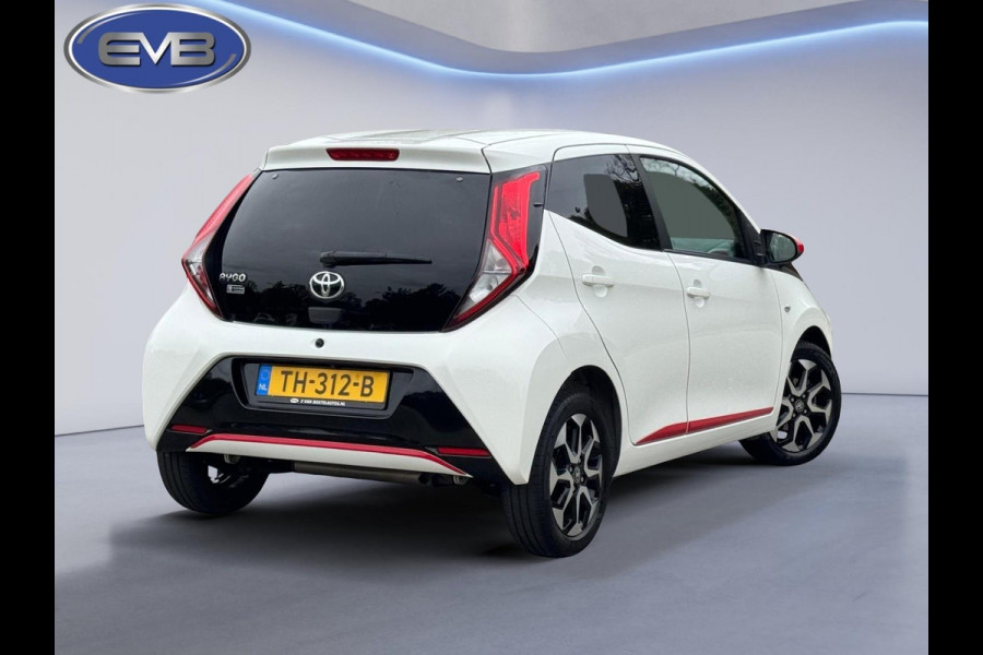 Toyota Aygo 1.0 VVT-i x-first SPORT, 1 e eigenaar, achteruitrijcamera, parelmoer, lmv, Nederlandse auto met nap Toyota Aygo 1.0 VVT-i x-first SPORT, 1 e eigenaar, achteruitrijcamera, parelmoer, lmv, Nederlandse auto met nap
