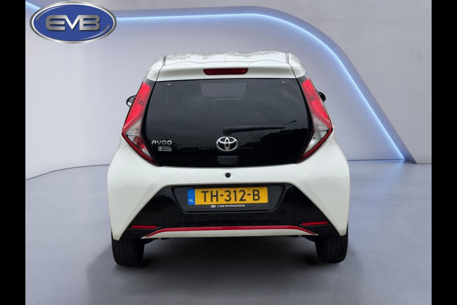 Toyota Aygo 1.0 VVT-i x-first SPORT, 1 e eigenaar, achteruitrijcamera, parelmoer, lmv, Nederlandse auto met nap Toyota Aygo 1.0 VVT-i x-first SPORT, 1 e eigenaar, achteruitrijcamera, parelmoer, lmv, Nederlandse auto met nap