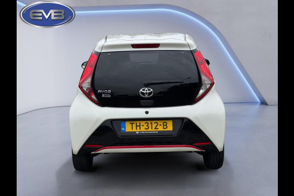Toyota Aygo 1.0 VVT-i x-first SPORT, 1 e eigenaar, achteruitrijcamera, parelmoer, lmv, Nederlandse auto met nap Toyota Aygo 1.0 VVT-i x-first SPORT, 1 e eigenaar, achteruitrijcamera, parelmoer, lmv, Nederlandse auto met nap