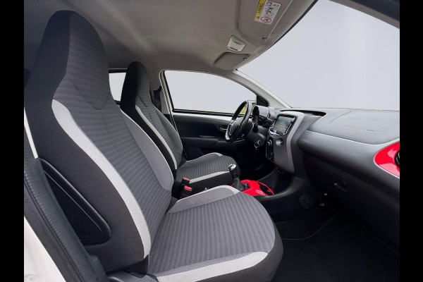 Toyota Aygo 1.0 VVT-i x-first SPORT, 1 e eigenaar, achteruitrijcamera, parelmoer, lmv, Nederlandse auto met nap Toyota Aygo 1.0 VVT-i x-first SPORT, 1 e eigenaar, achteruitrijcamera, parelmoer, lmv, Nederlandse auto met nap