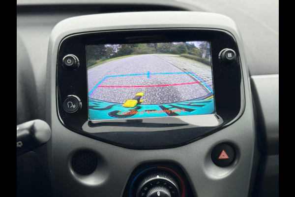 Toyota Aygo 1.0 VVT-i x-first SPORT, 1 e eigenaar, achteruitrijcamera, parelmoer, lmv, Nederlandse auto met nap Toyota Aygo 1.0 VVT-i x-first SPORT, 1 e eigenaar, achteruitrijcamera, parelmoer, lmv, Nederlandse auto met nap