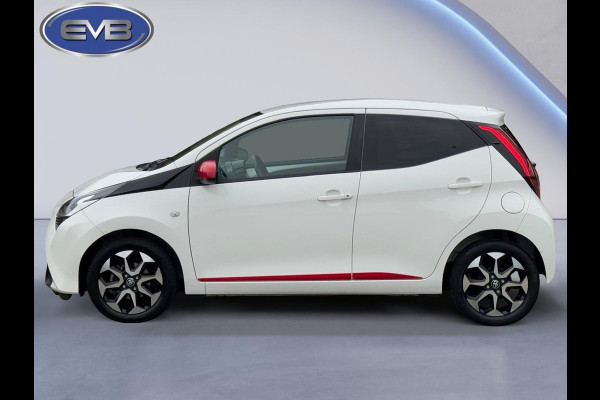 Toyota Aygo 1.0 VVT-i x-first SPORT, 1 e eigenaar, achteruitrijcamera, parelmoer, lmv, Nederlandse auto met nap Toyota Aygo 1.0 VVT-i x-first SPORT, 1 e eigenaar, achteruitrijcamera, parelmoer, lmv, Nederlandse auto met nap