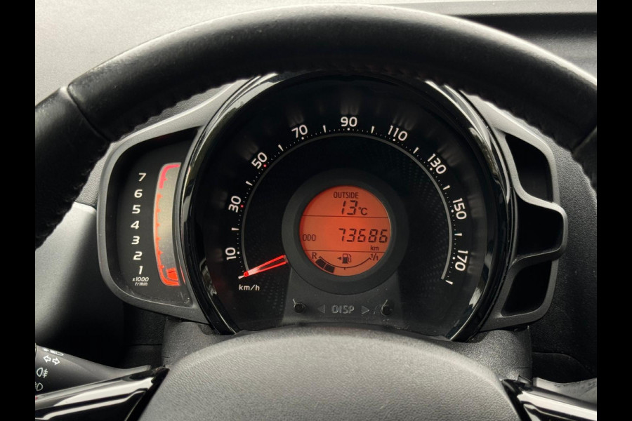 Toyota Aygo 1.0 VVT-i x-first SPORT, 1 e eigenaar, achteruitrijcamera, parelmoer, lmv, Nederlandse auto met nap Toyota Aygo 1.0 VVT-i x-first SPORT, 1 e eigenaar, achteruitrijcamera, parelmoer, lmv, Nederlandse auto met nap