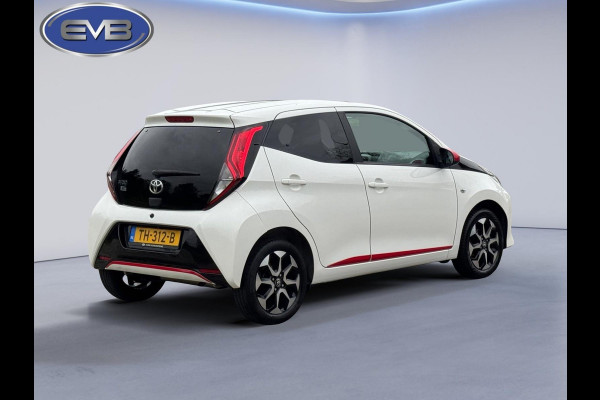 Toyota Aygo 1.0 VVT-i x-first SPORT, 1 e eigenaar, achteruitrijcamera, parelmoer, lmv, Nederlandse auto met nap Toyota Aygo 1.0 VVT-i x-first SPORT, 1 e eigenaar, achteruitrijcamera, parelmoer, lmv, Nederlandse auto met nap