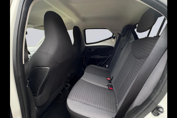 Toyota Aygo 1.0 VVT-i x-first SPORT, 1 e eigenaar, achteruitrijcamera, parelmoer, lmv, Nederlandse auto met nap Toyota Aygo 1.0 VVT-i x-first SPORT, 1 e eigenaar, achteruitrijcamera, parelmoer, lmv, Nederlandse auto met nap