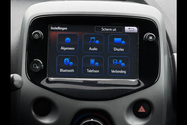 Toyota Aygo 1.0 VVT-i x-first SPORT, 1 e eigenaar, achteruitrijcamera, parelmoer, lmv, Nederlandse auto met nap Toyota Aygo 1.0 VVT-i x-first SPORT, 1 e eigenaar, achteruitrijcamera, parelmoer, lmv, Nederlandse auto met nap