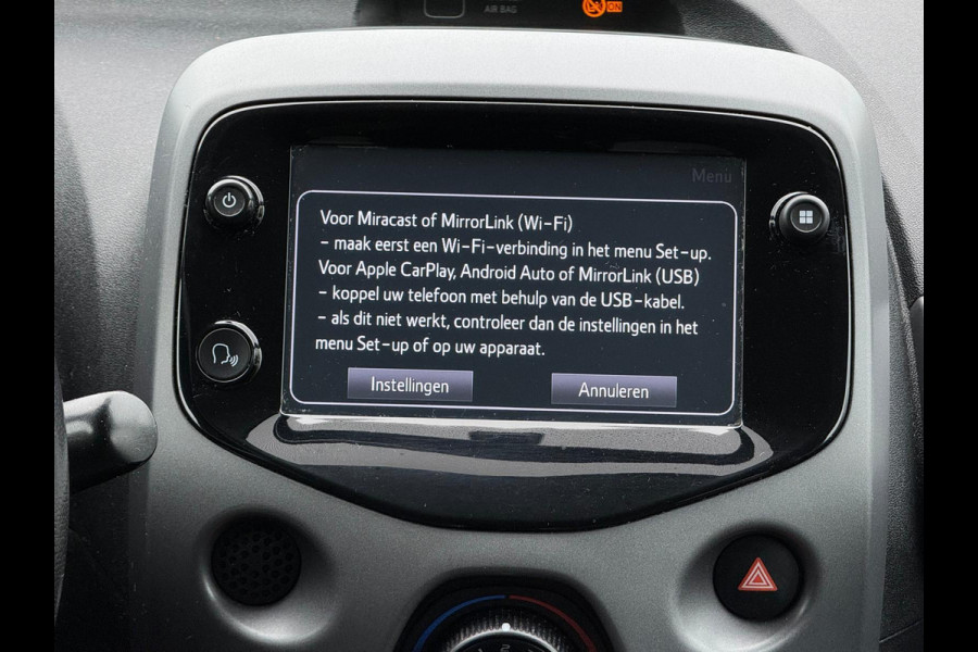 Toyota Aygo 1.0 VVT-i x-first SPORT, 1 e eigenaar, achteruitrijcamera, parelmoer, lmv, Nederlandse auto met nap Toyota Aygo 1.0 VVT-i x-first SPORT, 1 e eigenaar, achteruitrijcamera, parelmoer, lmv, Nederlandse auto met nap