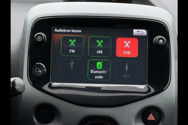 Toyota Aygo 1.0 VVT-i x-first SPORT, 1 e eigenaar, achteruitrijcamera, parelmoer, lmv, Nederlandse auto met nap Toyota Aygo 1.0 VVT-i x-first SPORT, 1 e eigenaar, achteruitrijcamera, parelmoer, lmv, Nederlandse auto met nap