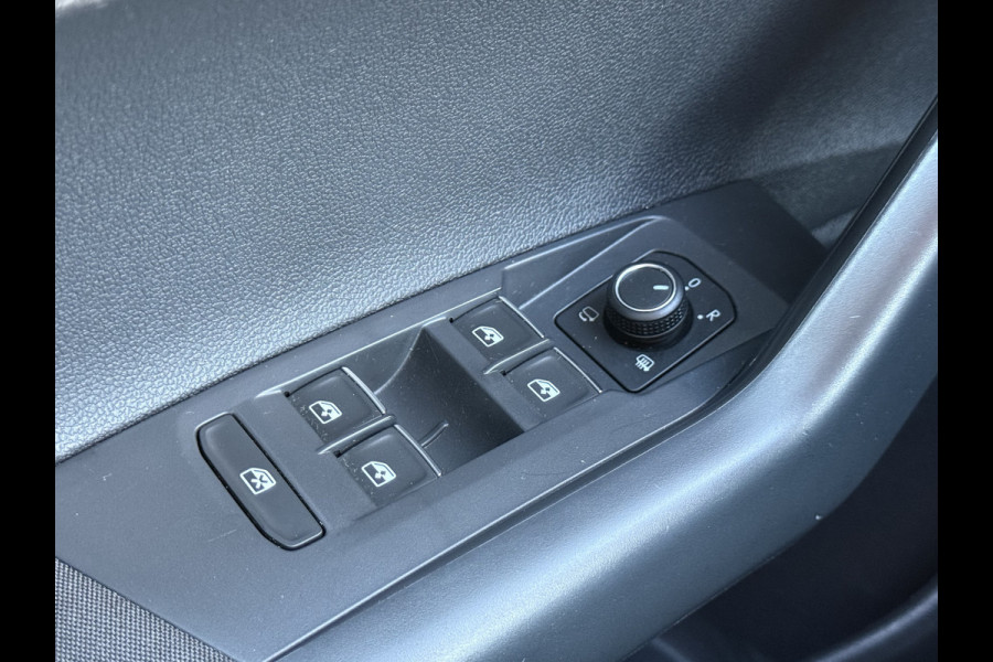 Volkswagen Polo 1.0 TSI Highline | Trekhaak | CarPlay | ACC | LED | 16 inch Volkswagen Polo 1.0 TSI Highline | Trekhaak | CarPlay | ACC | LED | 16 inch