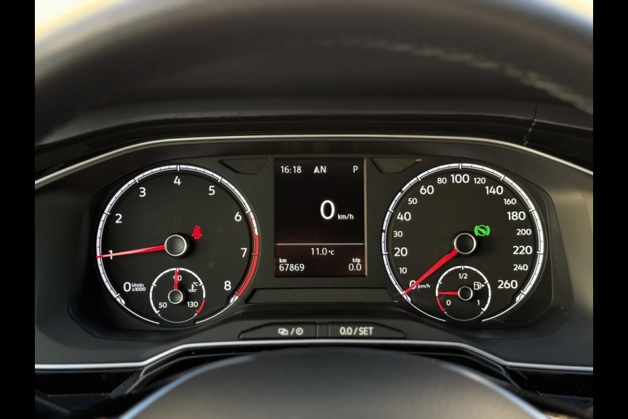 Volkswagen Polo 1.0 TSI Highline | Trekhaak | CarPlay | ACC | LED | 16 inch Volkswagen Polo 1.0 TSI Highline | Trekhaak | CarPlay | ACC | LED | 16 inch