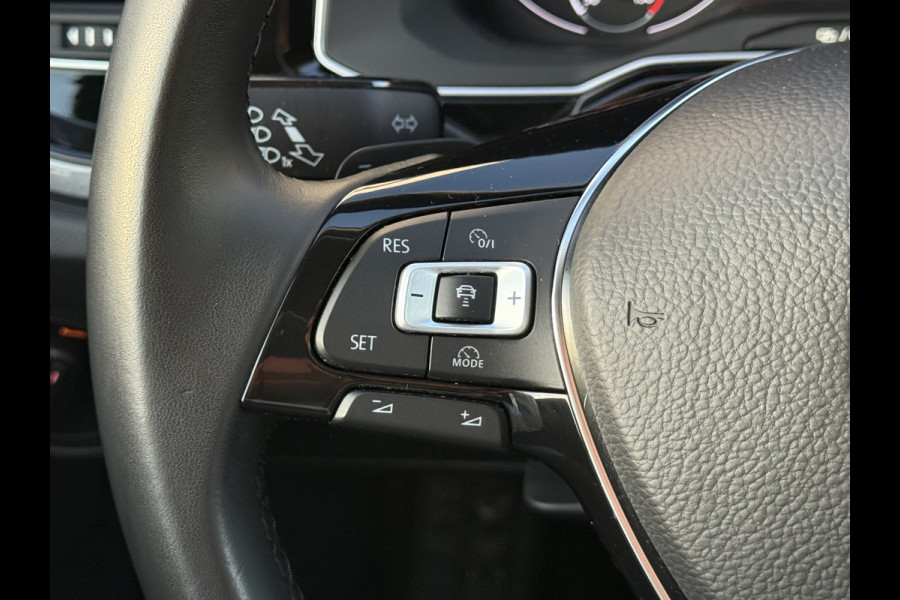 Volkswagen Polo 1.0 TSI Highline | Trekhaak | CarPlay | ACC | LED | 16 inch Volkswagen Polo 1.0 TSI Highline | Trekhaak | CarPlay | ACC | LED | 16 inch